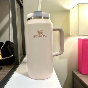 stanley 64 oz tumbler